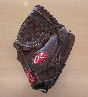 Rawlings GGB1103 11 Inch U.S. Steerhide Baseball Glove Right Hand Throw